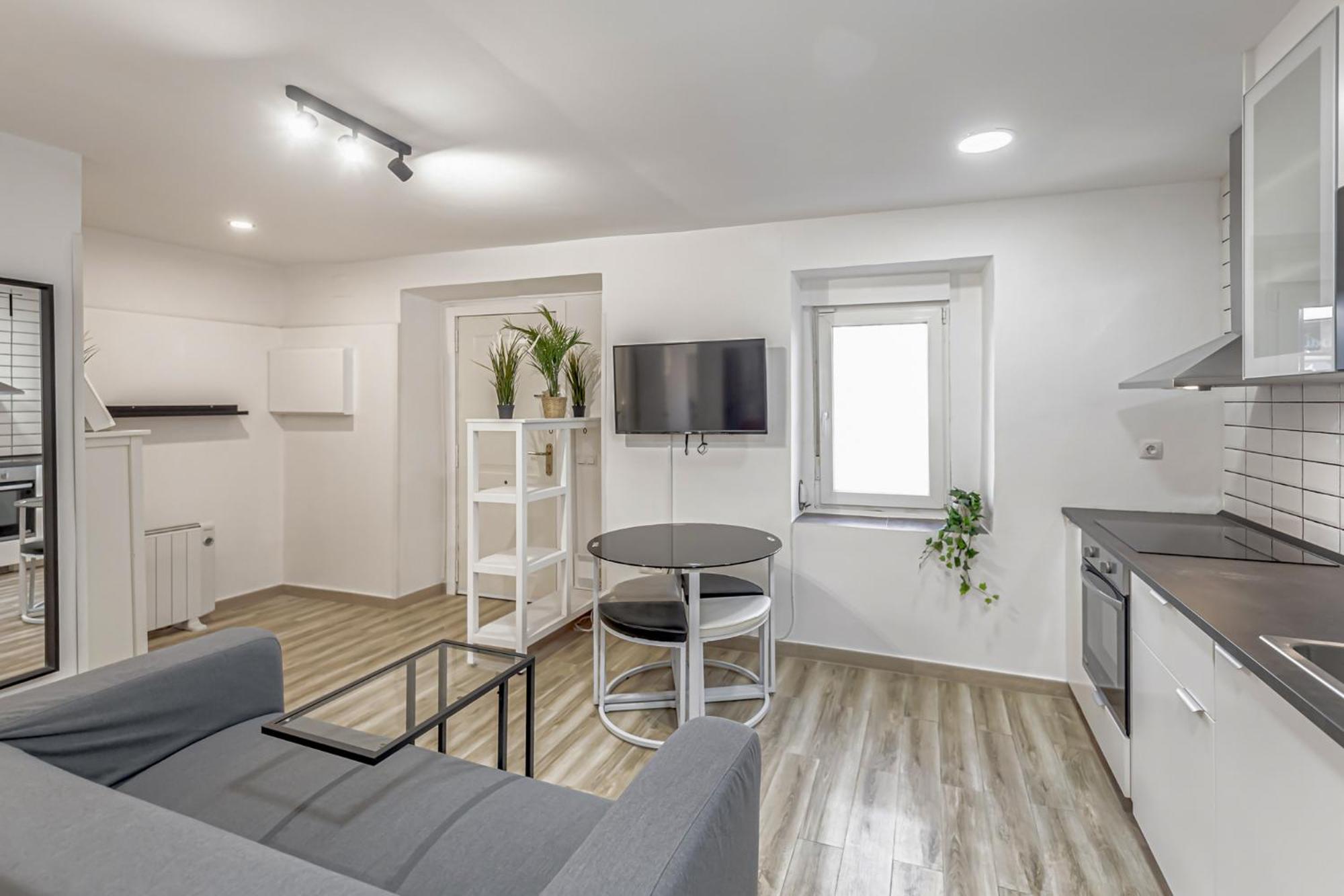 Apartamentos Pensamiento 马德里 外观 照片